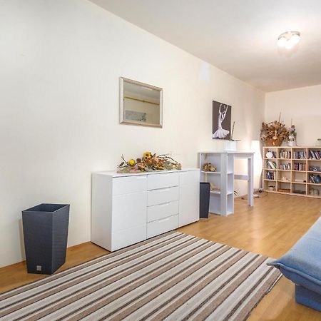 Awesome Apartment In Stara Baska 1 With Kitchen 外观 照片