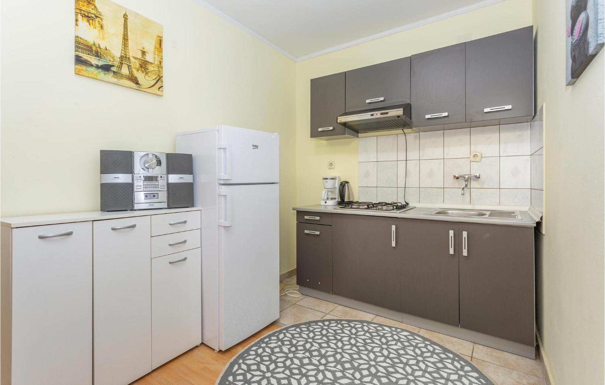 Awesome Apartment In Stara Baska 1 With Kitchen 外观 照片