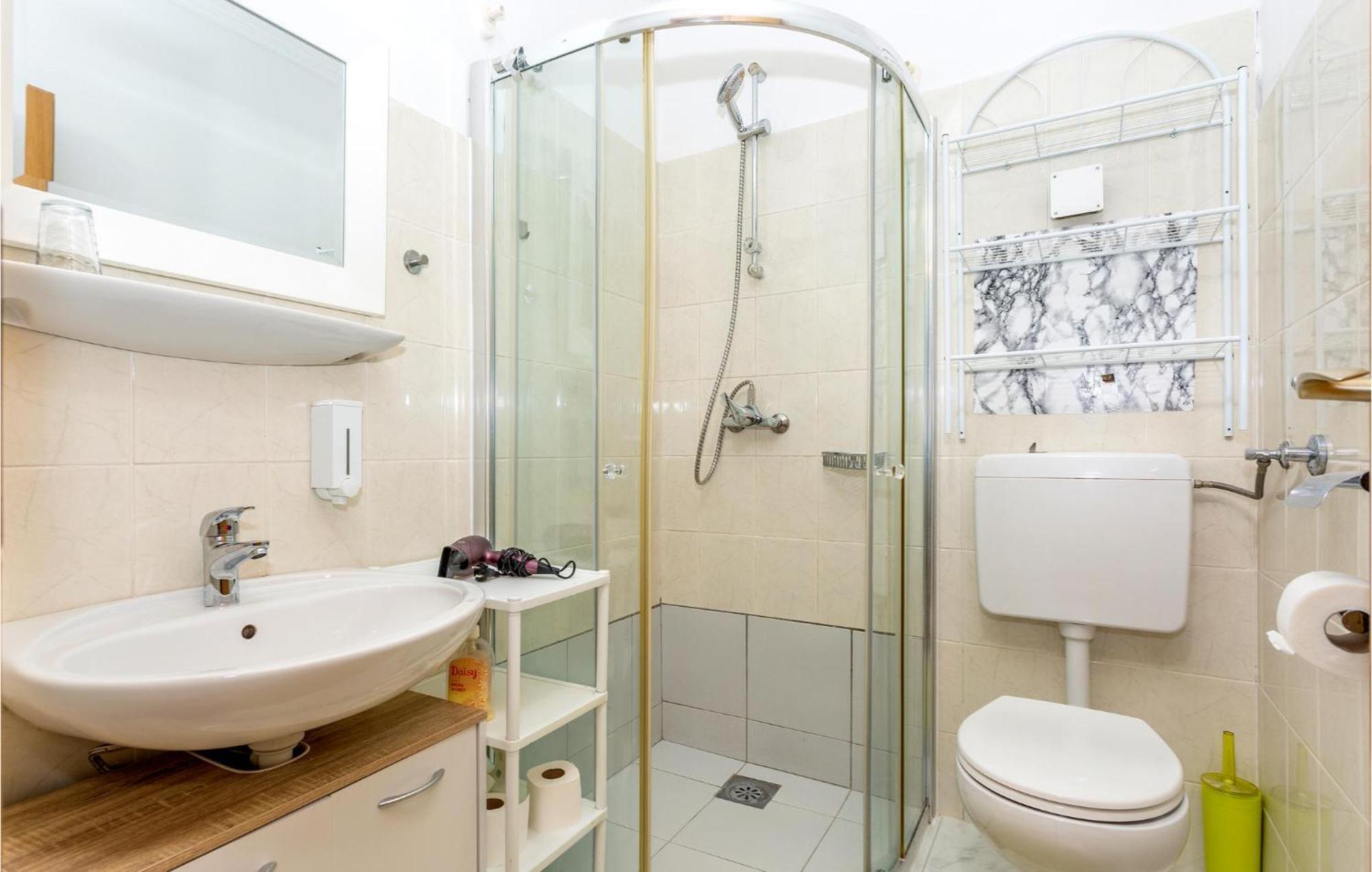 Awesome Apartment In Stara Baska 1 With Kitchen 外观 照片